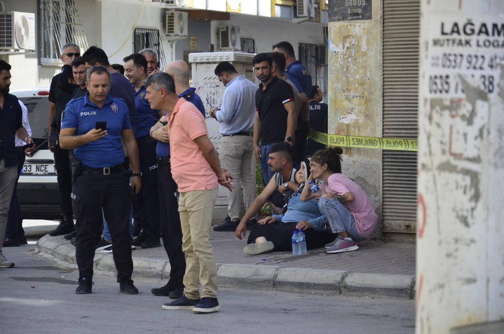 Ağabey ve kardeşine otomobilde silahlı saldırı: 1 ölü, 1 yaralı 8